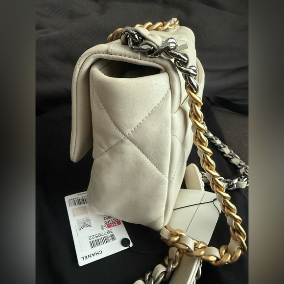 Chanel 19 Beige Bag NWT - Picture 5 of 14